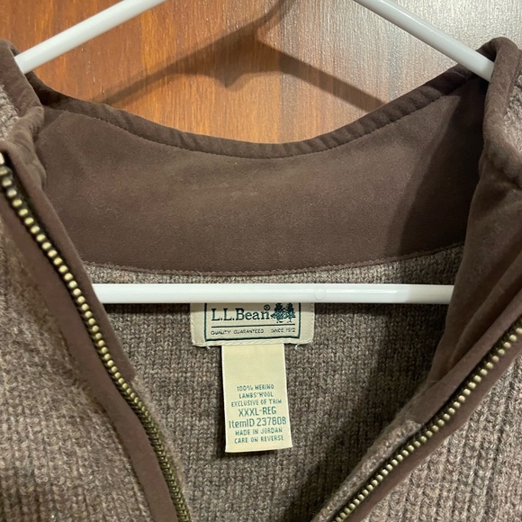 L.L. Bean Men's 1/4 Zip-Up Sweater in Brown. 100% Merino Wool. - Picture 2 of 4
